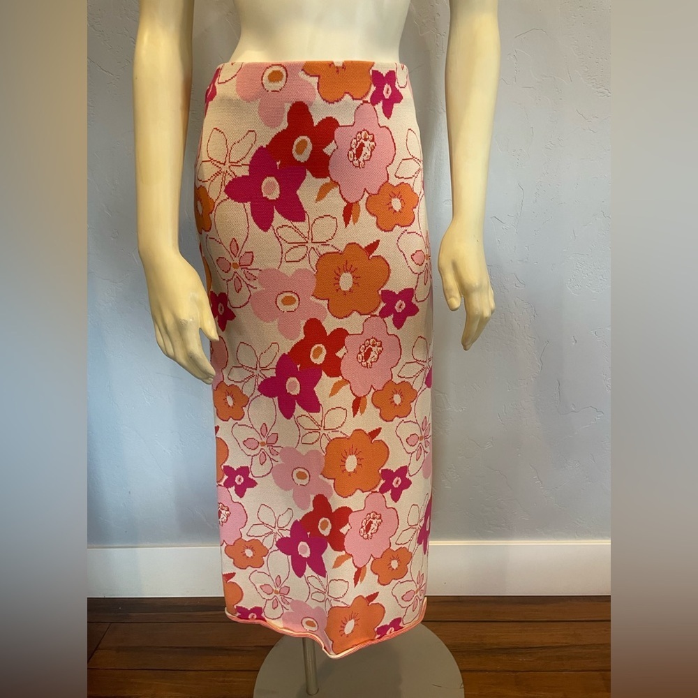 New Anthropologie X finders keepers โGeriโ floral knit, pencil skirt size M